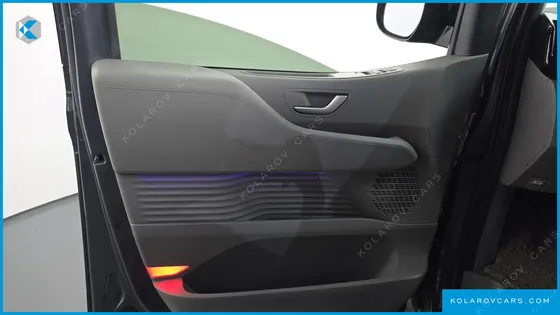 HYUNDAI STARIA 4WD LOUNGE 9-SEATER