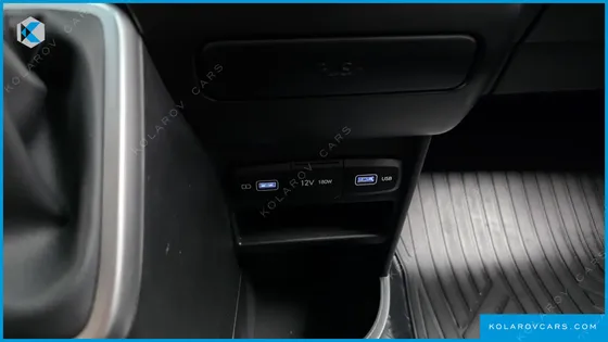 HYUNDAI STARIA L3.5 CARGO 5-SEATER
