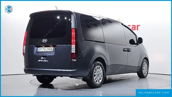 HYUNDAI STARIA CARGO 5-SEATER
