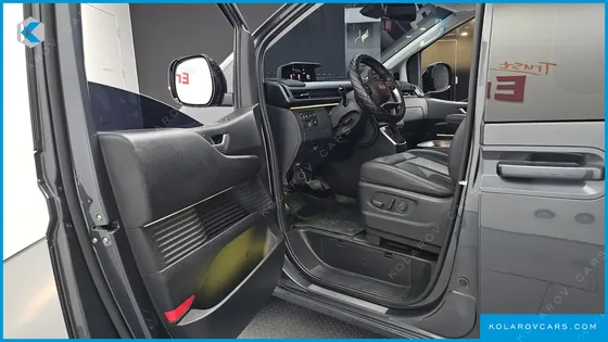 HYUNDAI STARIA CARGO 5-SEATER