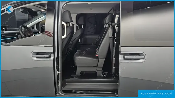 HYUNDAI STARIA CARGO 5-SEATER
