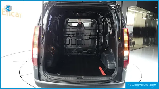 HYUNDAI STARIA CARGO 5-SEATER