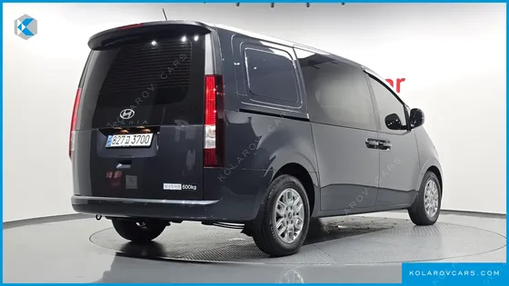 HYUNDAI STARIA CARGO 5-SEATER