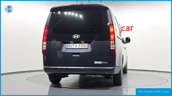 HYUNDAI STARIA CARGO 5-SEATER