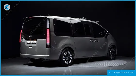 HYUNDAI STARIA L3.5 LOUNGE 9-SEATER