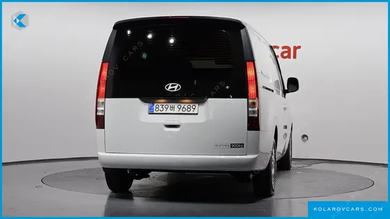 HYUNDAI STARIA L3.5 CARGO 3-SEATER
