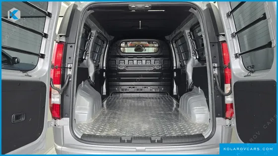 HYUNDAI STARIA CARGO 3-SEATER