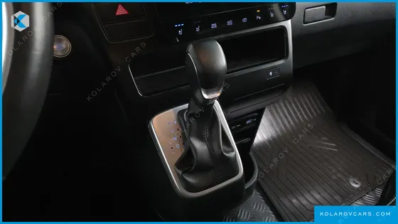 HYUNDAI STARIA CARGO 3-SEATER