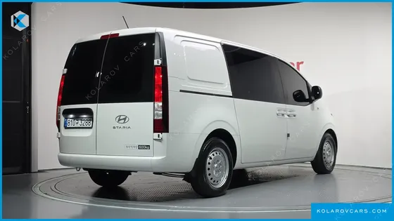 HYUNDAI STARIA CARGO 5-SEATER
