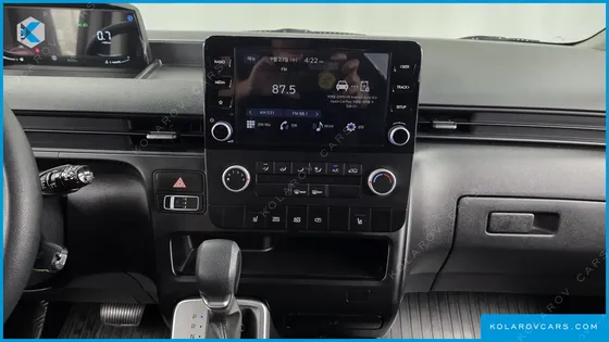 HYUNDAI STARIA CARGO 5-SEATER