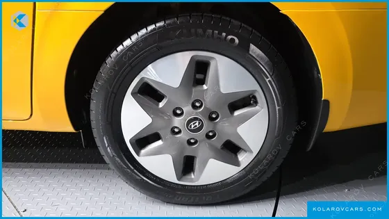 HYUNDAI STARIA 4WD TOURER 11-SEATER