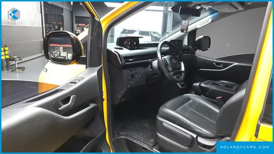 HYUNDAI STARIA 4WD TOURER 11-SEATER