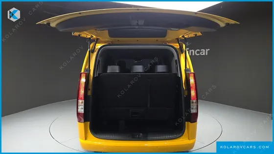 HYUNDAI STARIA 4WD TOURER 11-SEATER