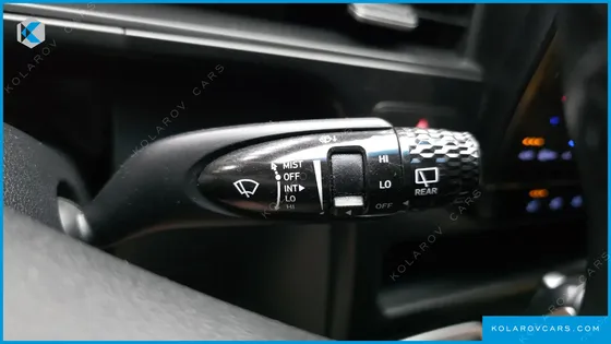 HYUNDAI STARIA 4WD TOURER 11-SEATER