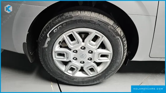 HYUNDAI STARIA 4WD TOURER 11-SEATER