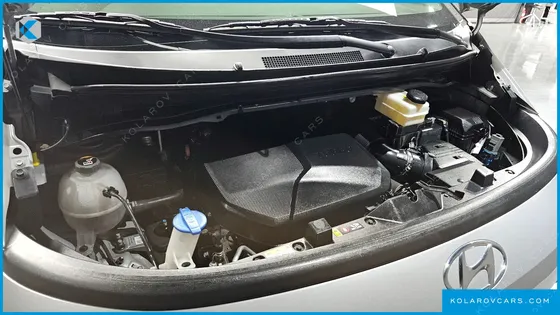 HYUNDAI STARIA 4WD TOURER 11-SEATER
