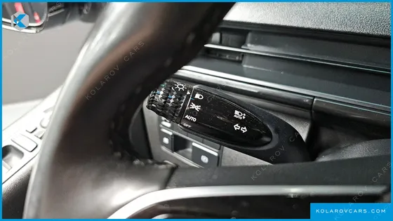 HYUNDAI STARIA 4WD TOURER 11-SEATER
