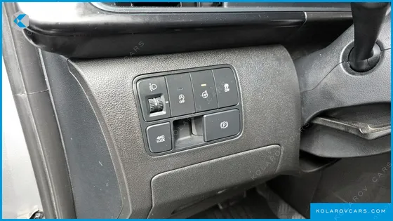 HYUNDAI STARIA 4WD TOURER 11-SEATER