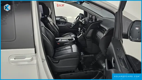 HYUNDAI STARIA CARGO 5-SEATER