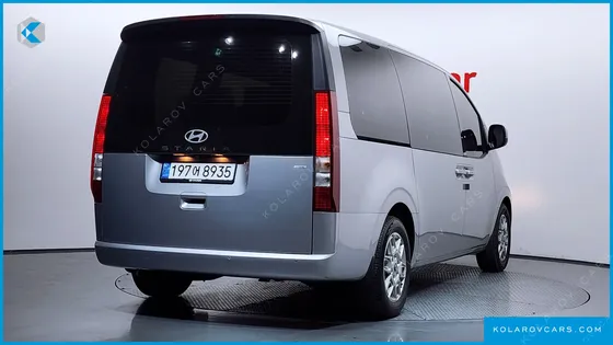 HYUNDAI STARIA 4WD TOURER 9-SEATER
