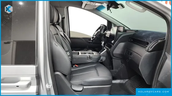 HYUNDAI STARIA 4WD TOURER 9-SEATER