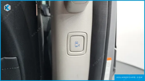 HYUNDAI STARIA 4WD TOURER 9-SEATER