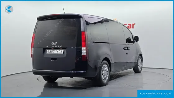 HYUNDAI STARIA 4WD TOURER 9-SEATER