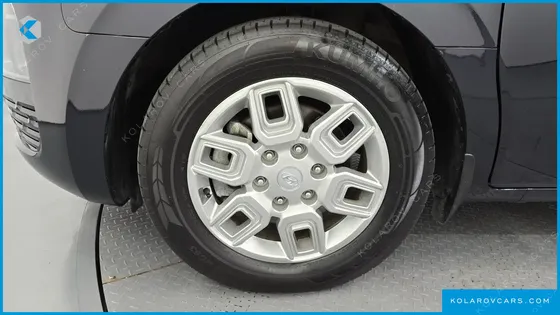 HYUNDAI STARIA 4WD TOURER 9-SEATER