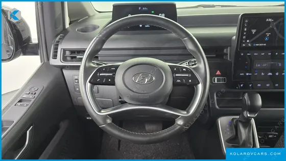HYUNDAI STARIA 4WD TOURER 9-SEATER