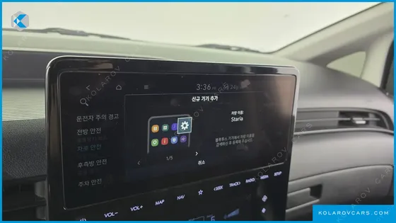 HYUNDAI STARIA 4WD TOURER 9-SEATER