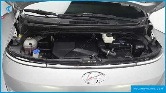 HYUNDAI STARIA TOURER 11-SEATER