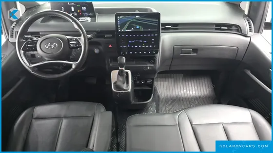 HYUNDAI STARIA TOURER 11-SEATER