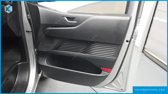 HYUNDAI STARIA TOURER 11-SEATER