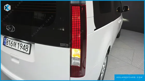 HYUNDAI STARIA L3.5 CARGO 3-SEATER