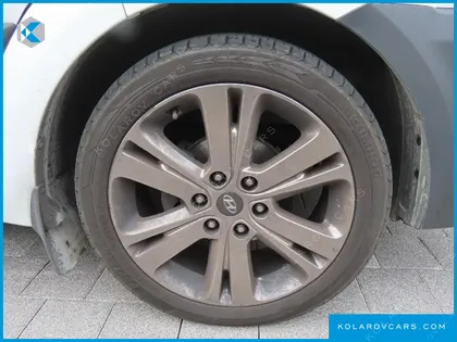 HYUNDAI SOLATI 15-SEATER