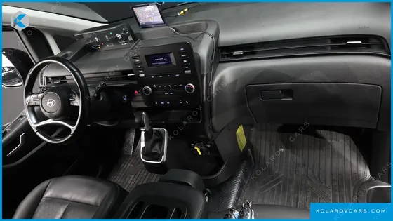 HYUNDAI STARIA L3.5 CARGO 3-SEATER