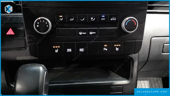 HYUNDAI STARIA L3.5 CARGO 3-SEATER