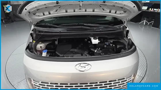 HYUNDAI STARIA 4WD TOURER 11-SEATER