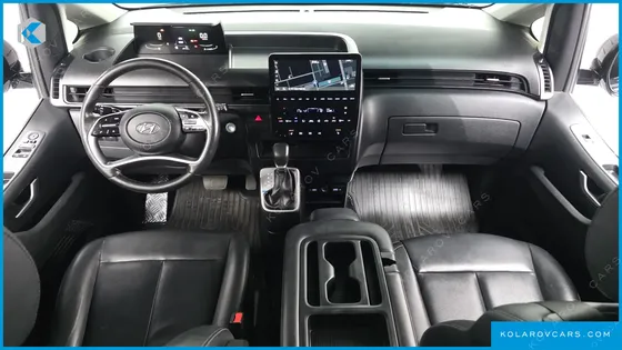 HYUNDAI STARIA 4WD TOURER 11-SEATER