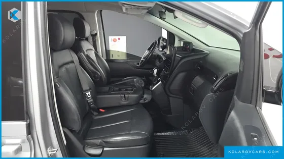 HYUNDAI STARIA 4WD TOURER 11-SEATER