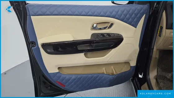 KIA CARNIVAL GASOLINE 7-SEATER HI-LIMOUSINE (SPECIAL)