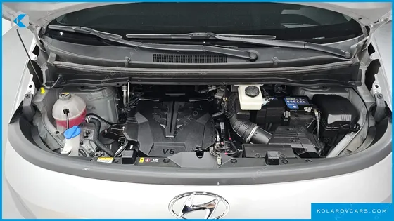 HYUNDAI STARIA L3.5 CARGO 5-SEATER