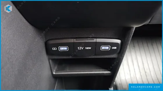 HYUNDAI STARIA L3.5 CARGO 5-SEATER