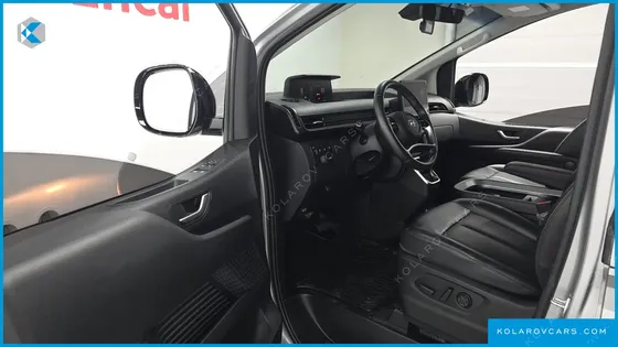 HYUNDAI STARIA CARGO 5-SEATER