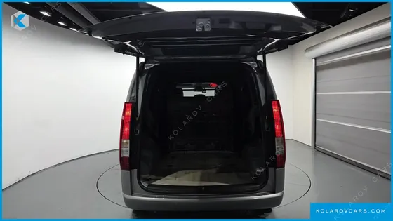 HYUNDAI STARIA CARGO 5-SEATER