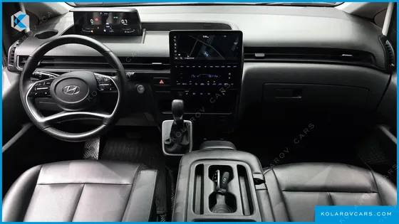 HYUNDAI STARIA TOURER 11-SEATER