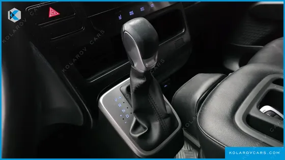HYUNDAI STARIA TOURER 11-SEATER