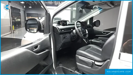 HYUNDAI STARIA TOURER 11-SEATER