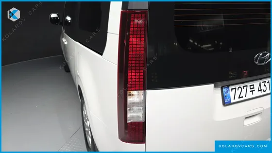 HYUNDAI STARIA TOURER 11-SEATER