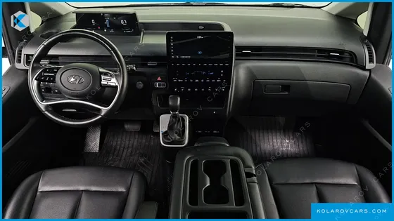 HYUNDAI STARIA 4WD TOURER 9-SEATER